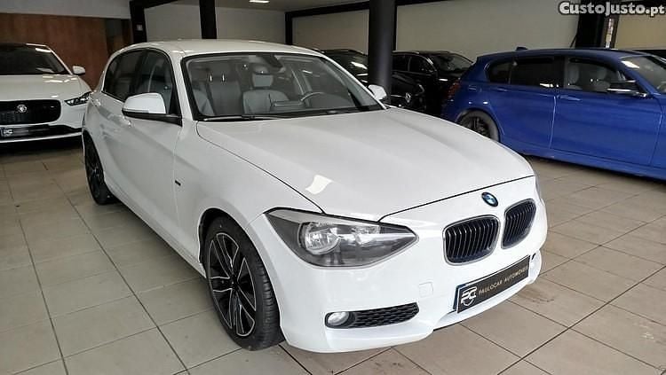 Usado BMW 116 116 HP (85 kW) 2012 Branco Citadino