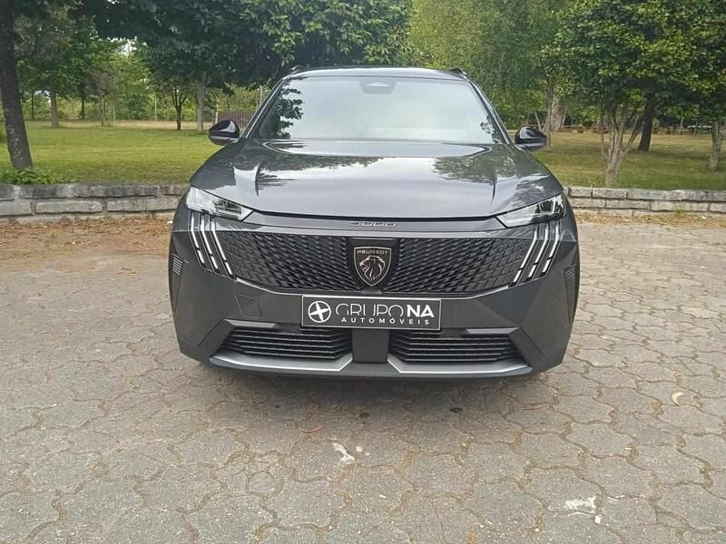 Usado Peugeot 5008 145 HP (106 kW) 2025 Cinzento Citadino