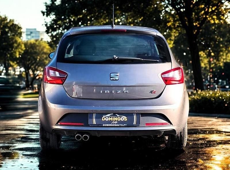 Usado Seat Ibiza FR 105 HP (77 kW) 2016 Cinza