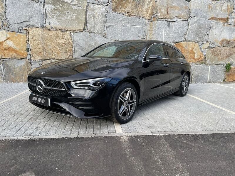 Preto Usado 2024 Mercedes CLA250 Sedan | € 43.750 - Imagem 1/4