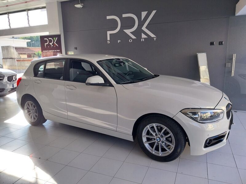 Branco Usado 2019 BMW 116 Sport Line Citadino | € 19.900 (Preço justo) - Imagem 1/4