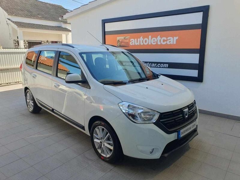 Branco Usado 2018 Dacia Lodgy Comfort Monovolume | € 17.900 (Preço elevado) - Imagem 1/4