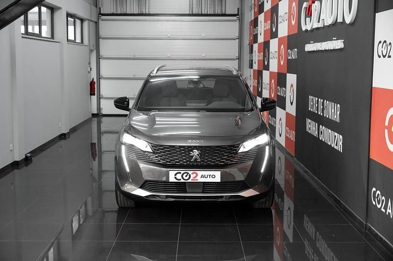 Usado Peugeot 5008 Allure 130 HP (95 kW) 2024 Cinzento Monovolume