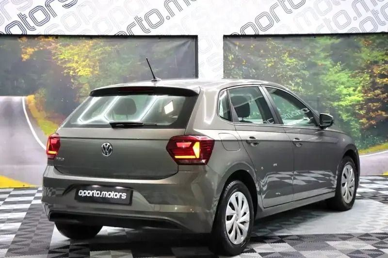 Usado VW Polo Comfortline 90 HP (66 kW) 2018 Cinza Citadino