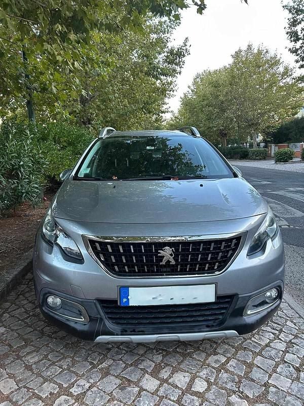 Cinzento Usado 2017 Peugeot 2008 SUV | € 7.850 (Super Preço) - Imagem 1/4