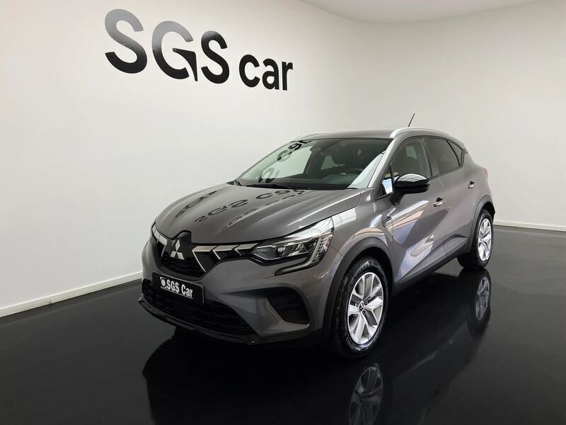 Cinza Usado 2024 Mitsubishi ASX Edition SUV | € 19.900 (Preço justo) - Imagem 1/4