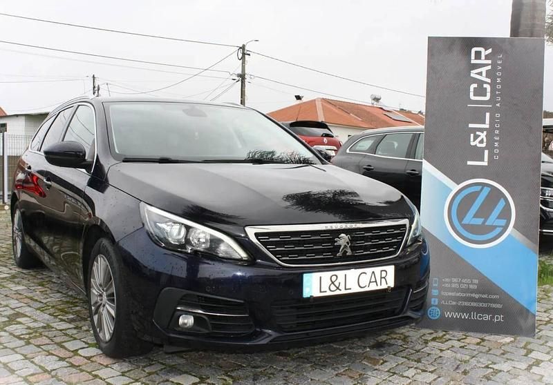Usado Peugeot 308 SW 115 HP (84 kW) 2018 Azul Carrinha