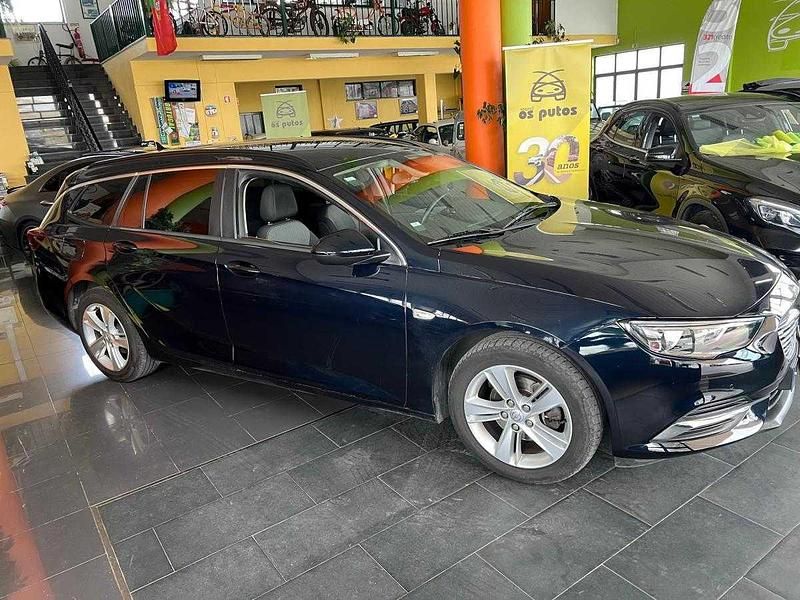 Usado Opel Insignia Innovation 110 HP (80 kW) 2020 Azul Carrinha