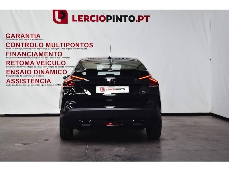 Usado Citroën e-C4 100 kW (136 HP) 2025 Preto Sedan