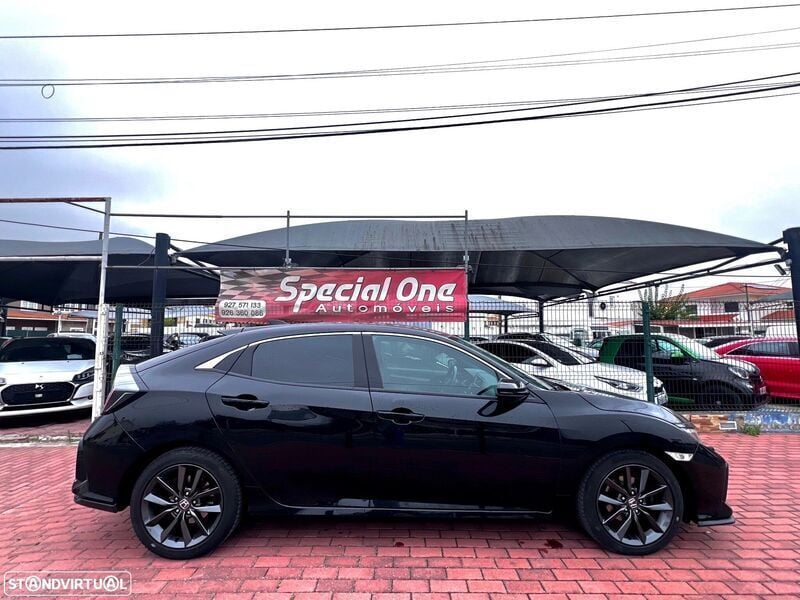 Usado Honda Civic Dynamic 126 HP (92 kW) 2020 Preto Sedan