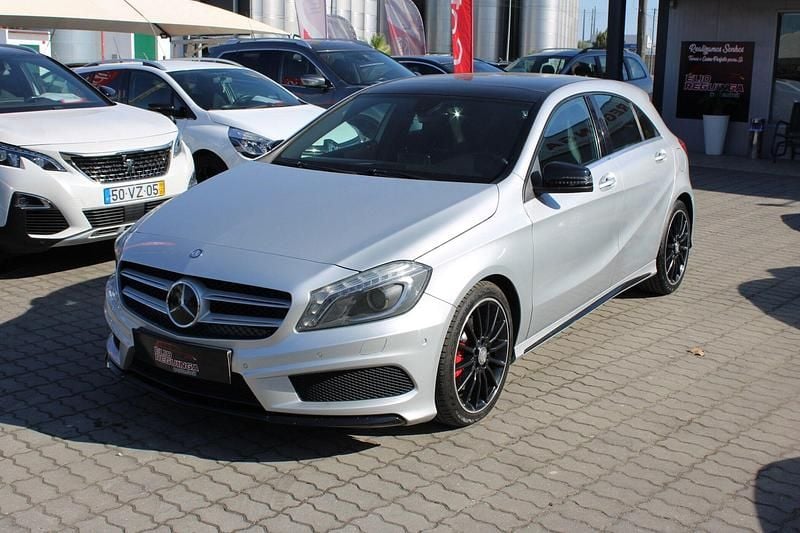 Cinza Usado 2015 Mercedes A220 AMG line | € 20.900 - Imagem 1/4