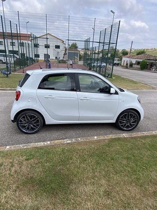 Usado 2015 Smart ForFour Prime Sedan | € 9.000 - Imagem 1/4
