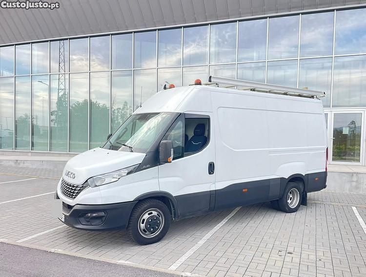 Usado Iveco Daily 160 HP (117 kW) 2020 Branco