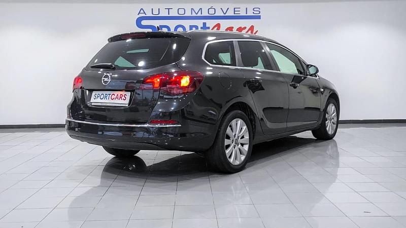 Usado Opel Astra Executive 110 HP (80 kW) 2016 Preto Carrinha