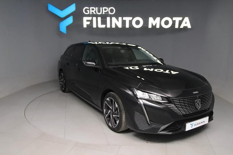 Usado Peugeot 308 SW Allure 130 HP (95 kW) 2024 Preto Carrinha