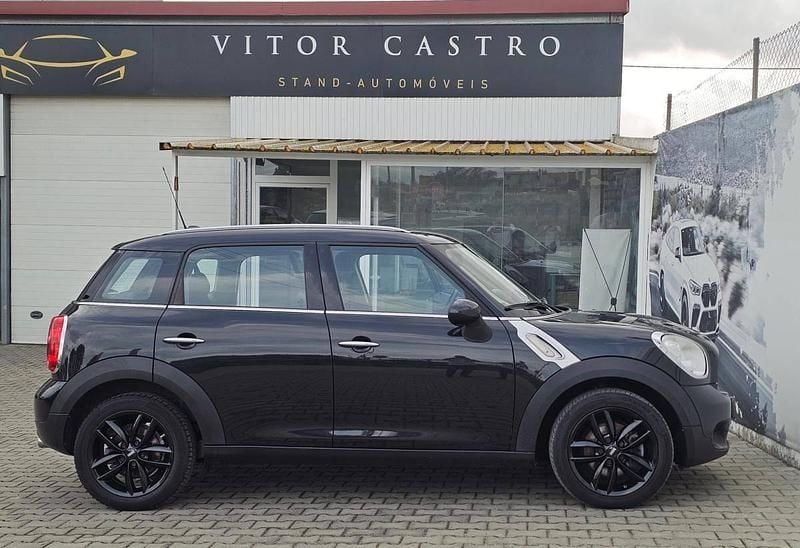 Usado Mini Countryman 112 HP (82 kW) 2016 Preto SUV