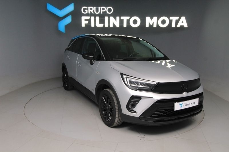 Cinzento Usado 2023 Opel Crossland Design & Tech SUV | € 15.980 (Preço justo) - Imagem 1/1