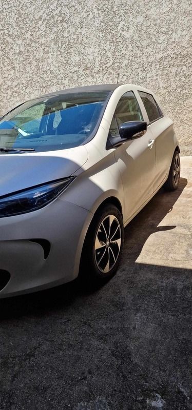 Branco Usado 2017 Renault Zoe Citadino | € 13.500 - Imagem 1/4