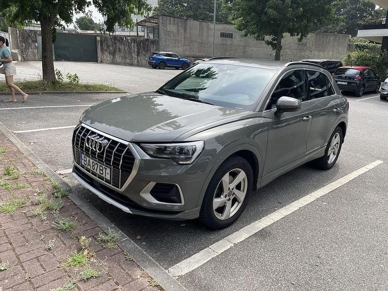Cinzento Usado 2019 Audi Q3 SUV | € 27.000 (Preço elevado) - Imagem 1/4