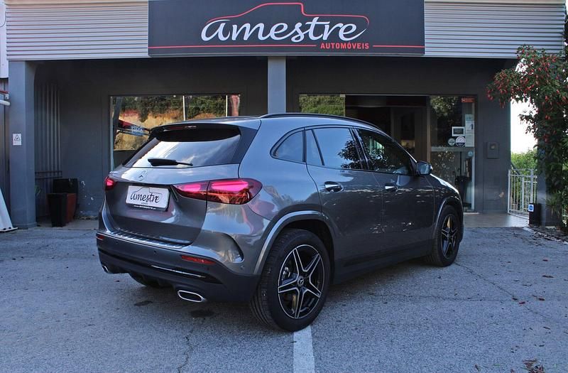 Usado Mercedes GLA180 AMG line 116 HP (85 kW) 2025 Cinza SUV