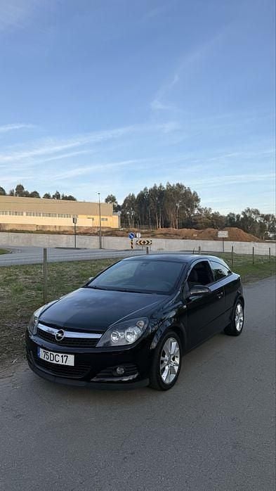 Usado Opel Astra GTC 150 HP (110 kW) 2007