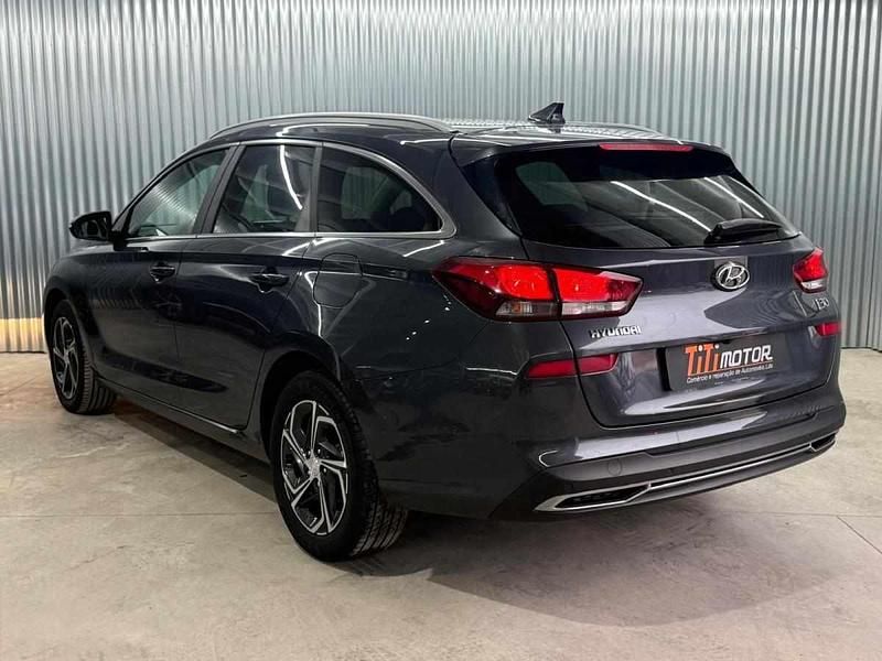 Usado Hyundai i30 136 HP (100 kW) 2021 Cinzento Carrinha