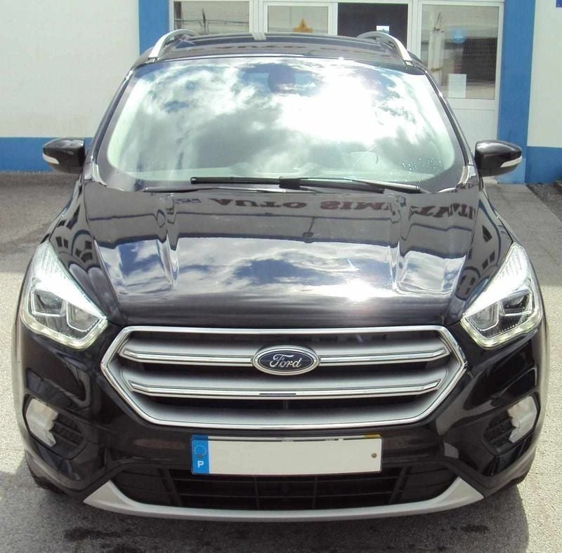Preto Usado 2018 Ford Kuga Business Edition SUV | € 19.750 - Imagem 1/4