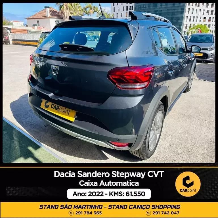 Usado Dacia Sandero Comfort 91 HP (66 kW) 2022 Cinzento Citadino