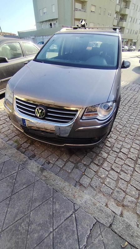 Verde Usado 2008 VW Touran Monovolume | € 7.200 - Imagem 1/4