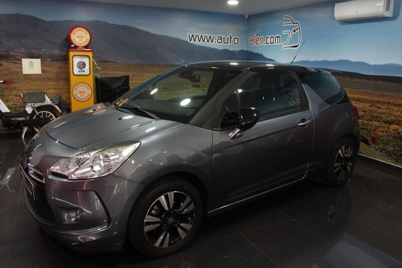 Cinza Usado 2010 DS Automobiles DS3 So Chic Citadino | € 9.500 (Preço justo) - Imagem 1/4