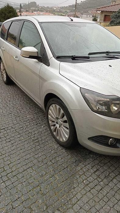 Usado 2008 Ford Focus Sedan | € 3.500 - Imagem 1/4