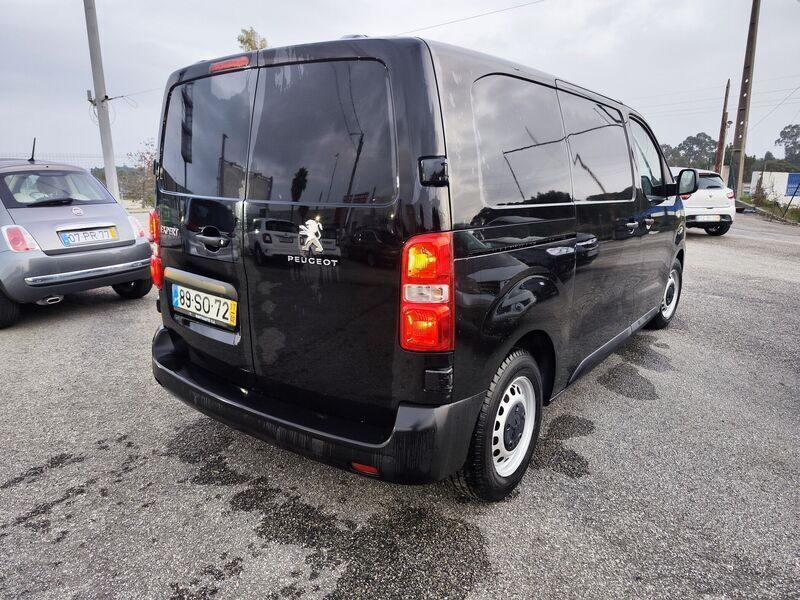 Usado Peugeot Expert Premium 115 HP (84 kW) 2017 Preto Van