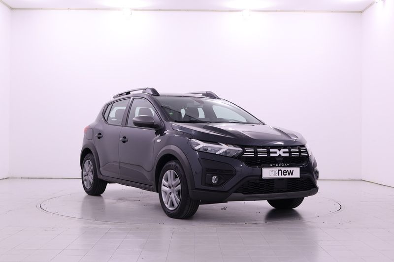 Cinzento cometa Usado 2023 Dacia Sandero Expression Citadino | € 18.990 (Preço elevado) - Imagem 1/4