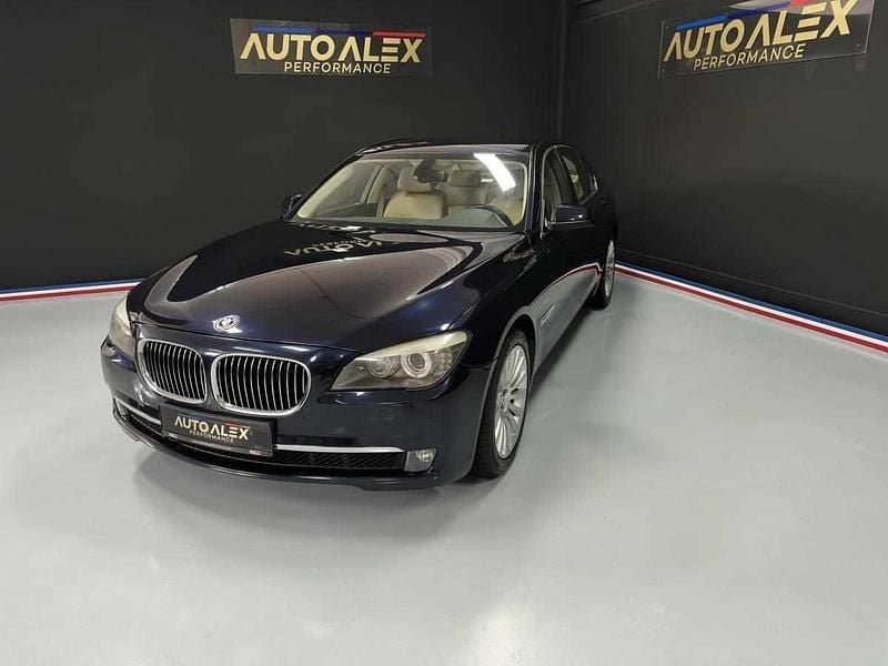 Azul Usado 2009 BMW 730 Sedan | € 17.500 - Imagem 1/4