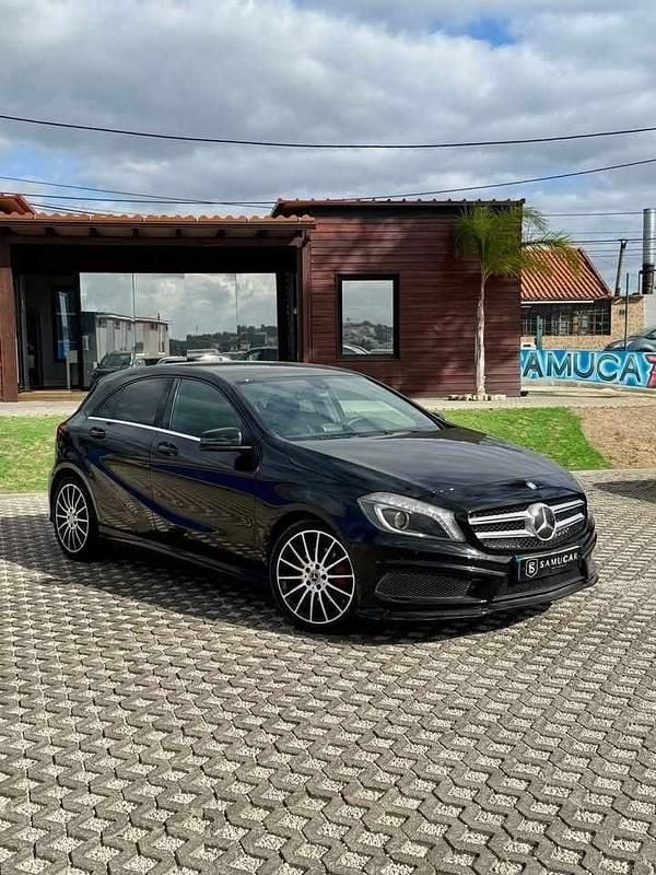 Preto Usado 2016 Mercedes A200 Citadino | € 15.990 (Preço justo) - Imagem 1/4