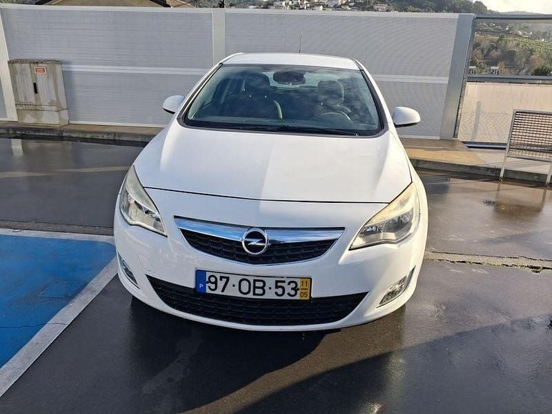 Usado 2011 Opel Astra Sedan | € 3.500 (Super Preço) - Imagem 1/4