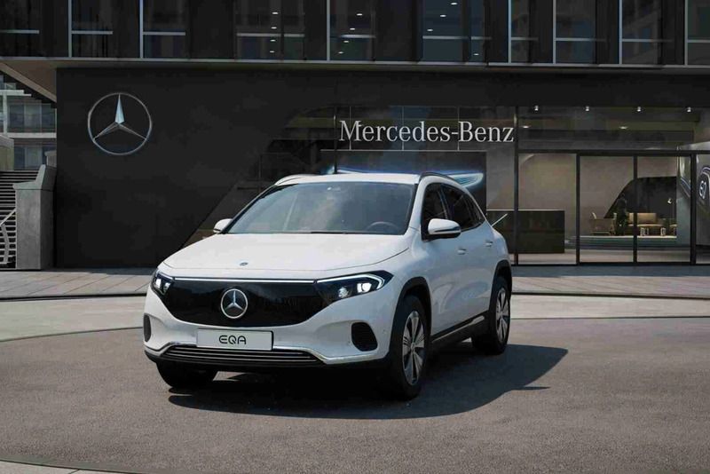 Branco Novo 2025 Mercedes EQA250+ Edition SUV | € 58.525 (Preço justo) - Imagem 1/4