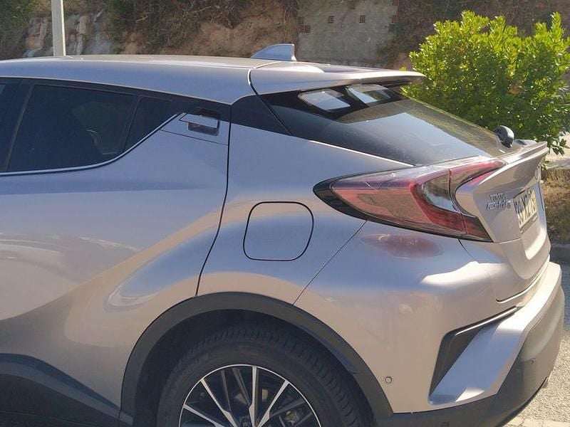 Usado Toyota C-HR Luxury 122 HP (89 kW) 2019 SUV