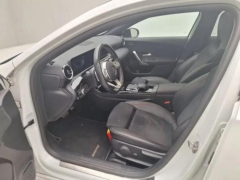Usado Mercedes A180 AMG line 116 HP (85 kW) 2019 Branco Citadino
