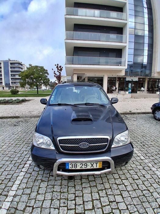 Usado 2004 Kia Carnival Monovolume | € 2.500 - Imagem 1/4