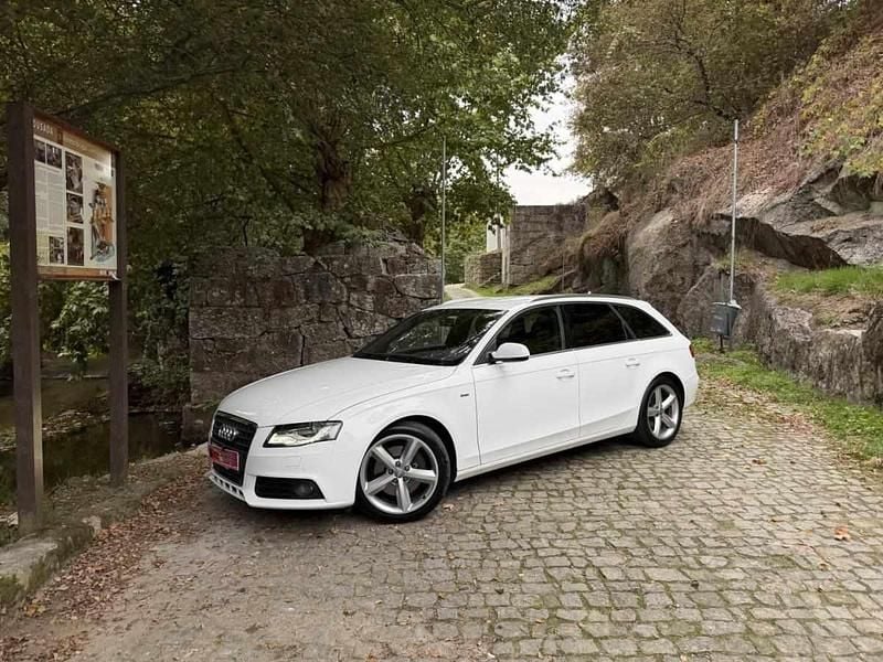 Branco Usado 2010 Audi A4 | € 12.990 - Imagem 1/4