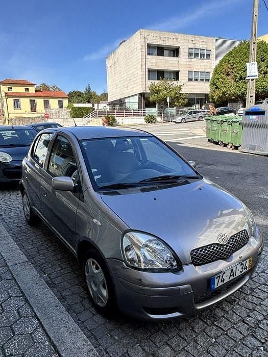 Usado 2005 Toyota Yaris Sedan | € 3.850 (Preço justo) - Imagem 1/4
