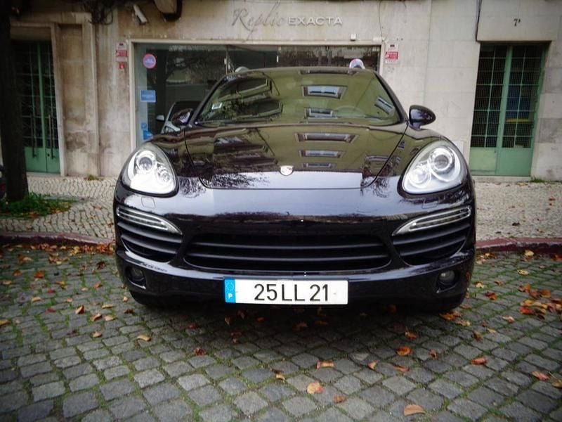 Usado Porsche Cayenne 333 HP (244 kW) 2010 Preto SUV