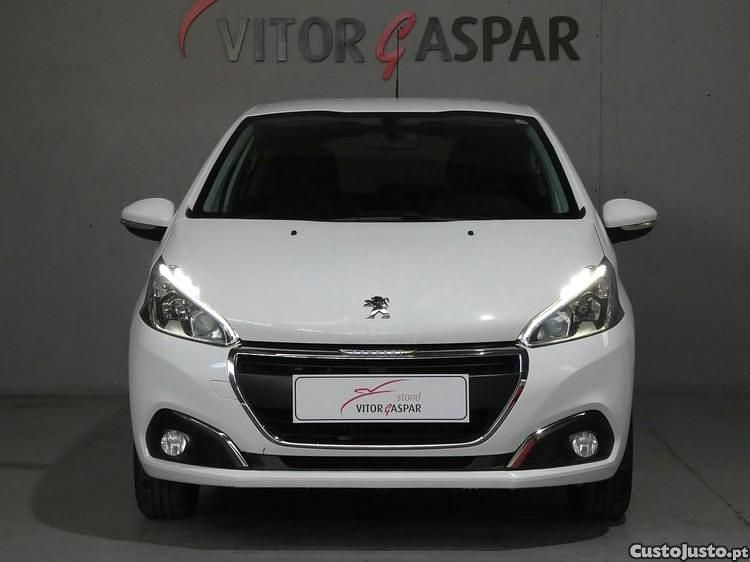 Branco Usado 2015 Peugeot 208 Style Citadino | € 9.990 (Preço elevado) - Imagem 1/1