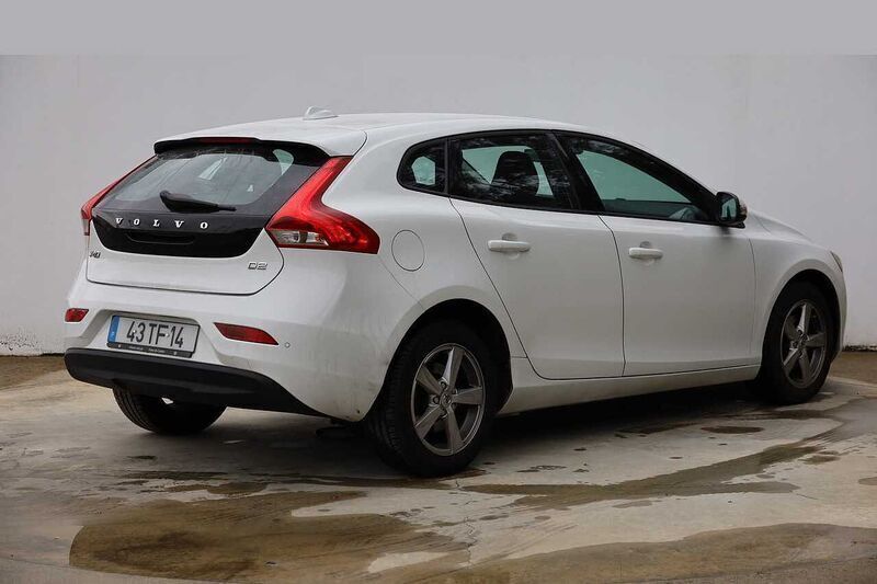 Usado Volvo V40 Kinetic 120 HP (88 kW) 2017 614  branco gelo Carrinha