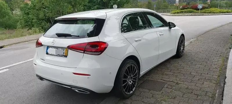 Usado Mercedes 180 115 HP (84 kW) 2019 Branco Sedan