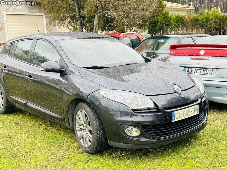 Cinza Usado 2012 Renault Mégane III | € 5.999 (Super Preço) - Imagem 1/1