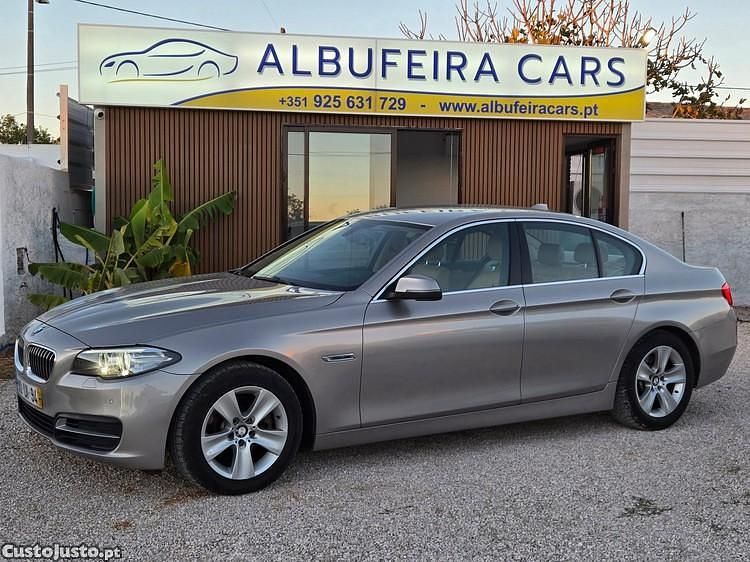Amarelo Usado 2013 BMW 518 Carrinha | € 15.900 - Imagem 1/1