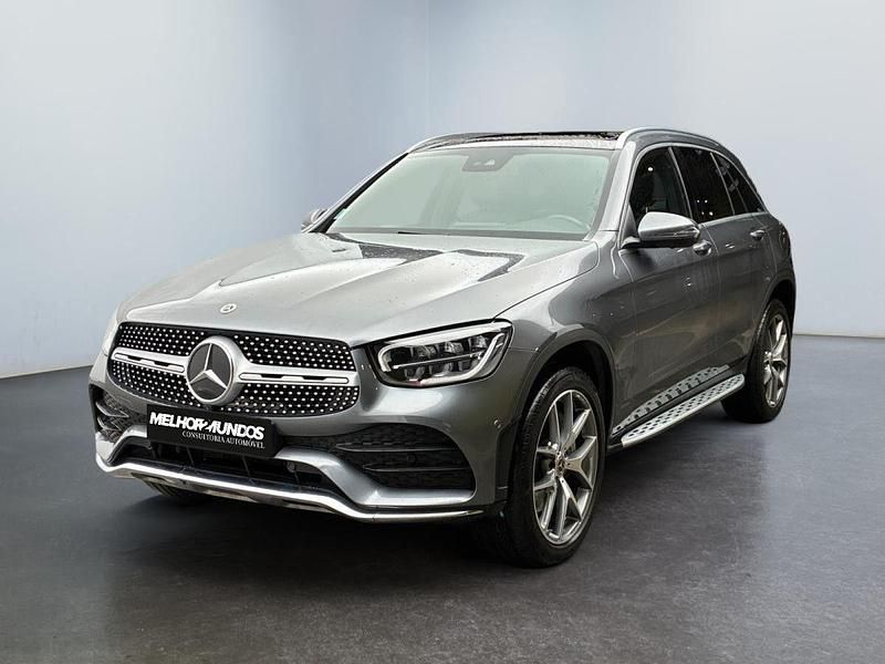 Cinza Usado 2022 Mercedes GLC300 AMG line SUV | € 38.750 - Imagem 1/4
