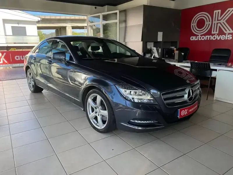 Cinzento Usado 2011 Mercedes CLS250 Sedan | € 18.500 - Imagem 1/4